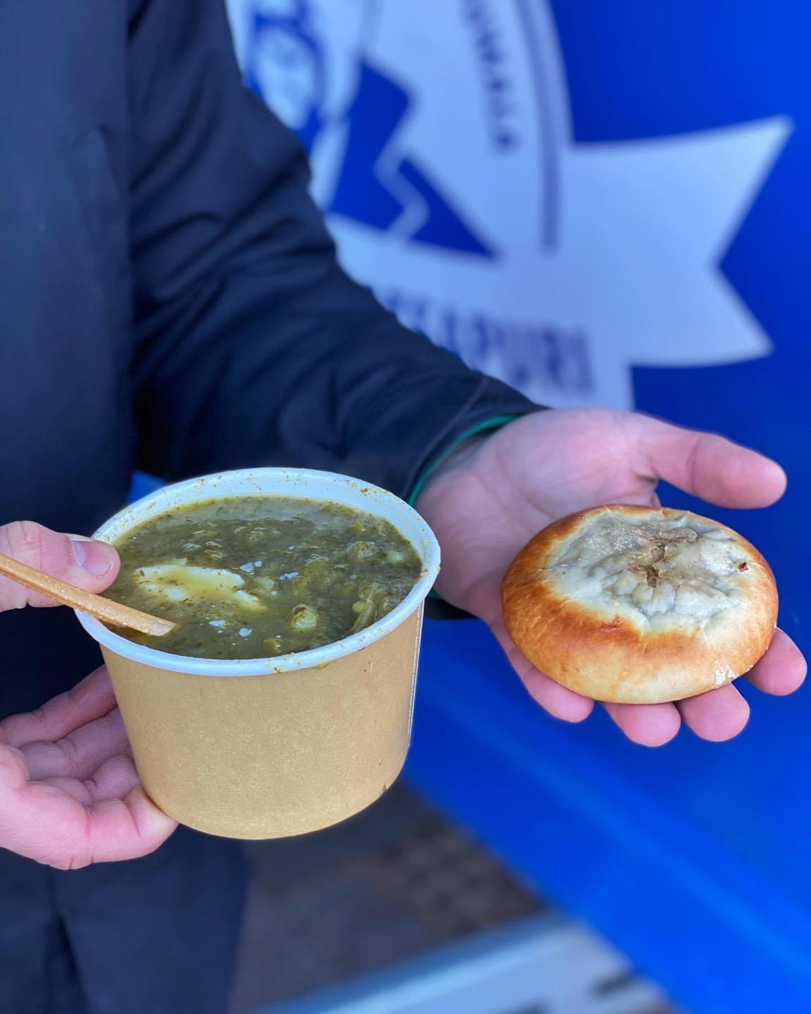 Финский актер закрыл бизнесы в РФ и продает в Хельсинки борщ с пирогами, чтобы помочь Украине