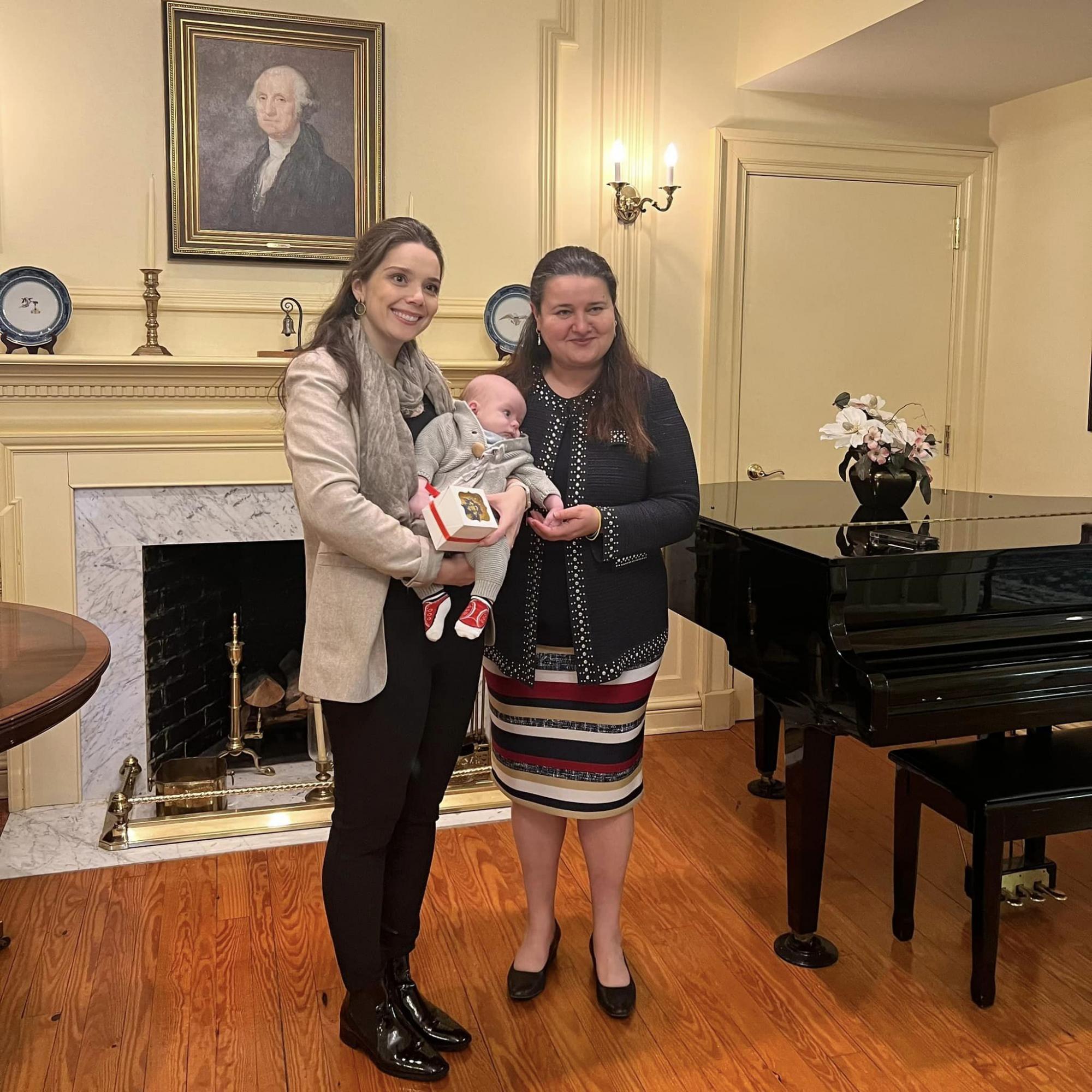 Стало відомо, яке громадянство отримав двомісячний малюк Сенцова