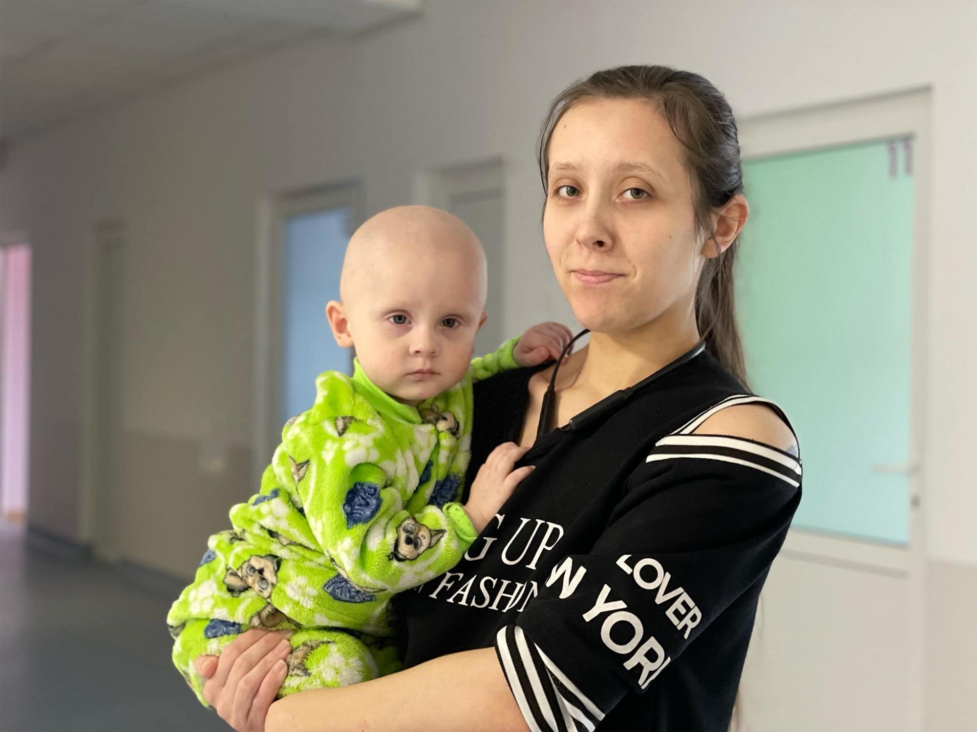 Українські лікарі унікальним способом врятували дитині життя: що вони зробили