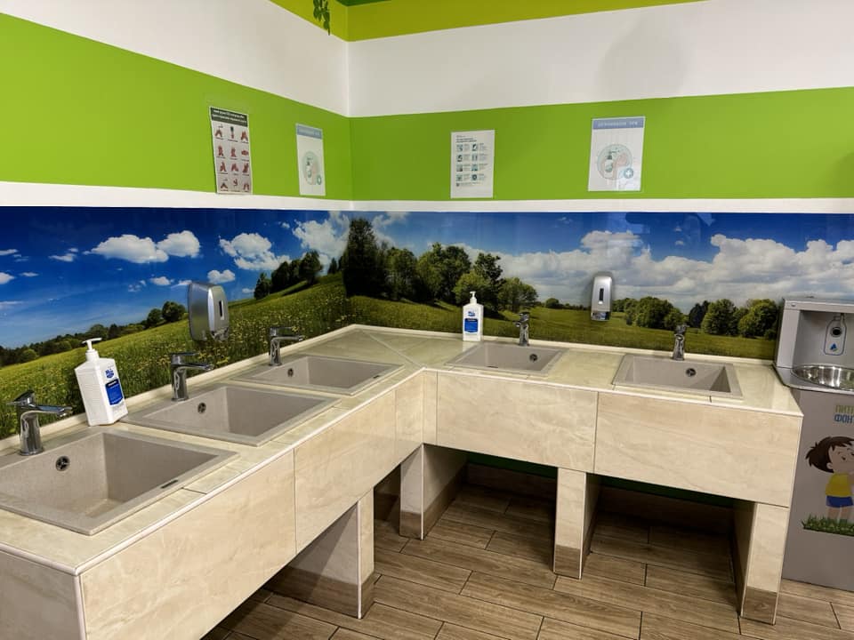 "Наче на іншій планеті!" Як виглядає топова шкільна їдальня у Києві і які там ціни (фото)