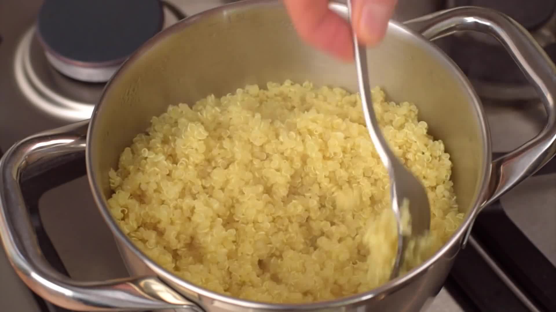 Названа каша, яка в 10 разів корисніша за гречку: її варто їсти щодня