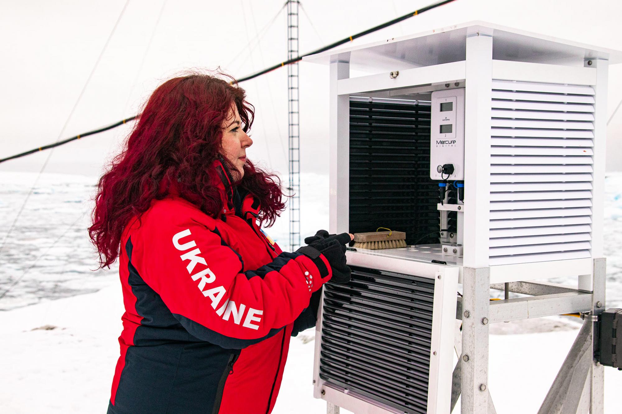 Не только погоду передавать: зачем нужны метеорологи на станции Вернадского (фото)