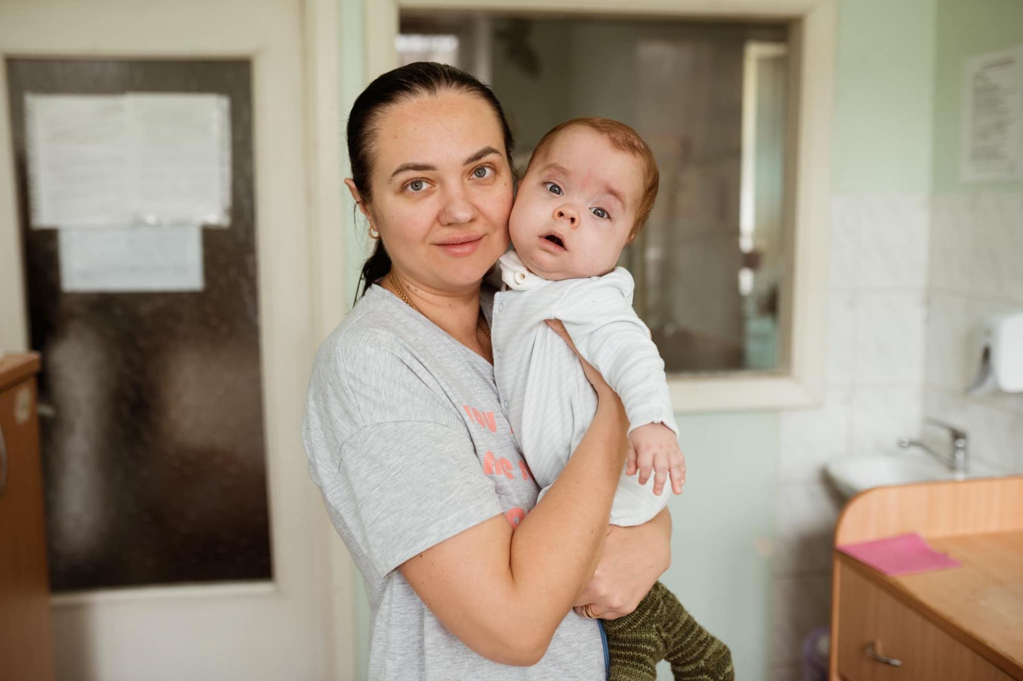 Без света, воды и во время обстрелов: украинские врачи чудом спасли жизнь мальчику