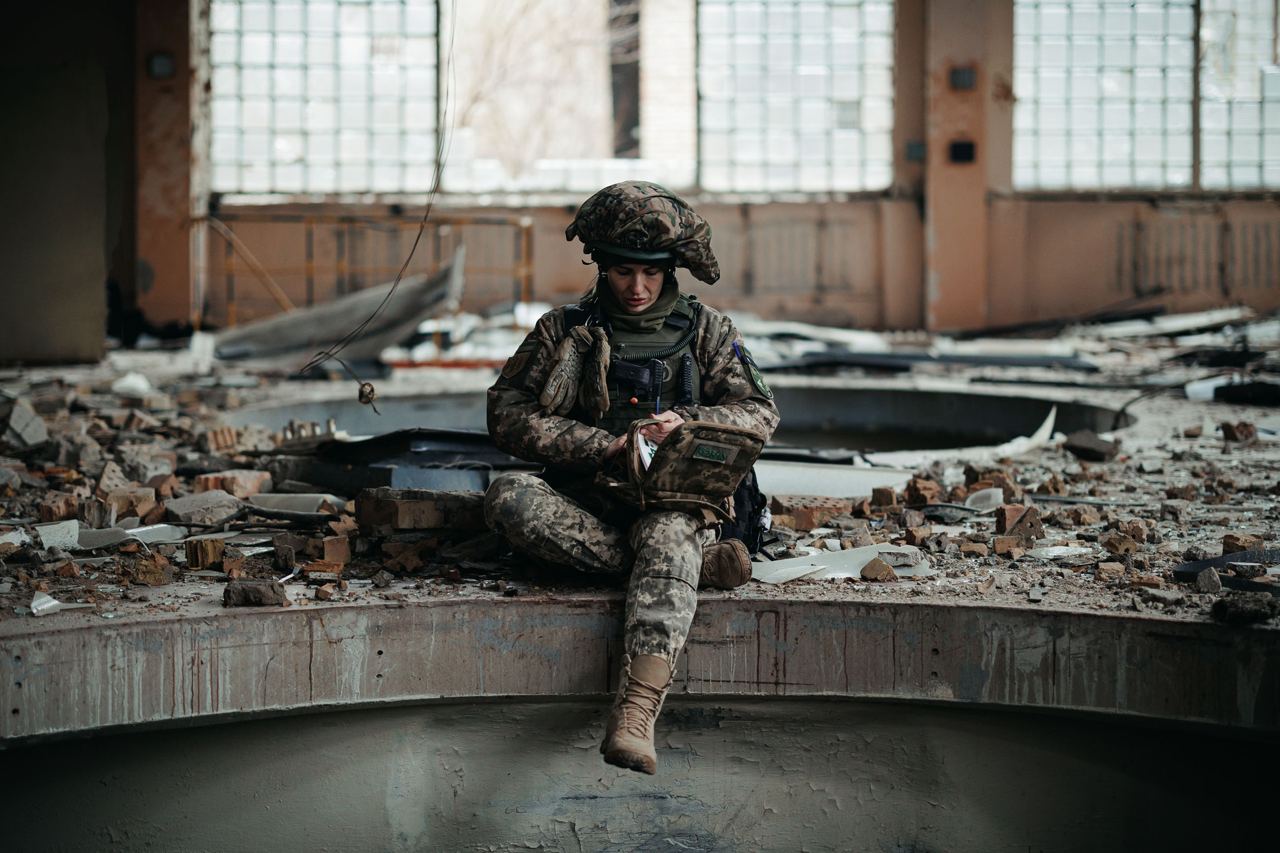 Мы едем на охоту: комвзвода ВСУ "Ведьма" рассказала о боях за Бахмут