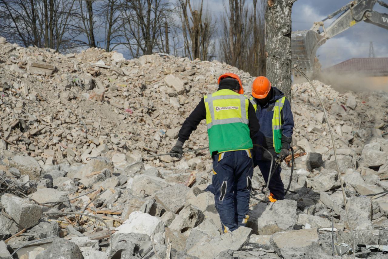 У Гостомелі відновлюють зруйновані росіянами будинки унікальною технологією (фото)