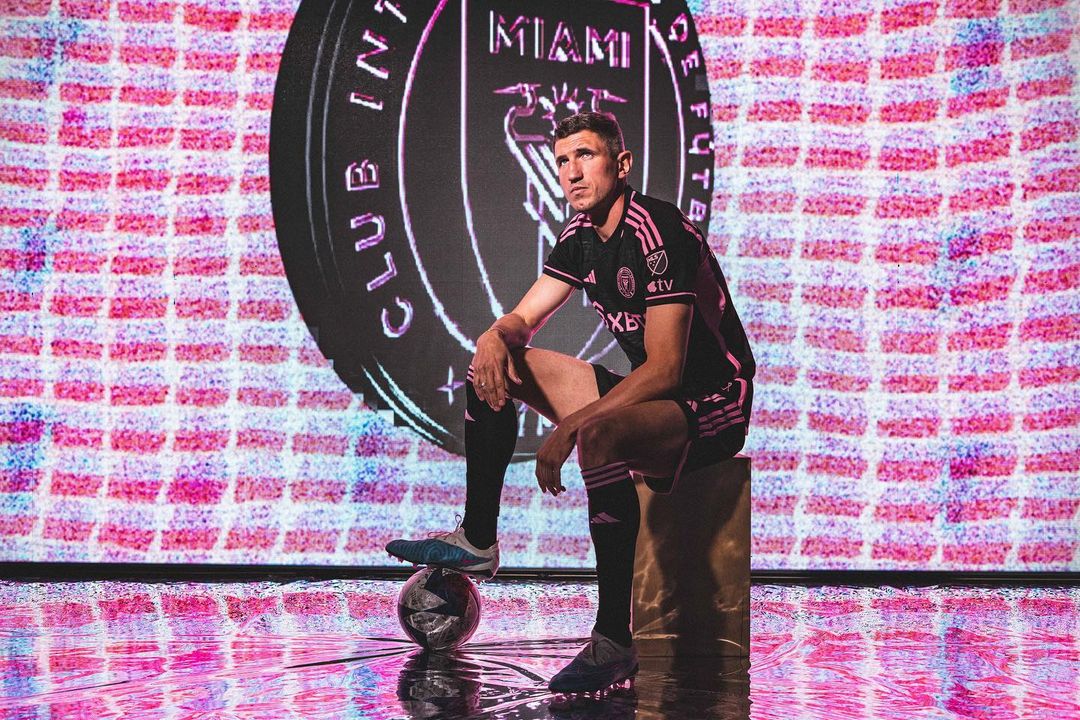 Футболіста збірної України в США насварили за допомогу біженцям: що відомо