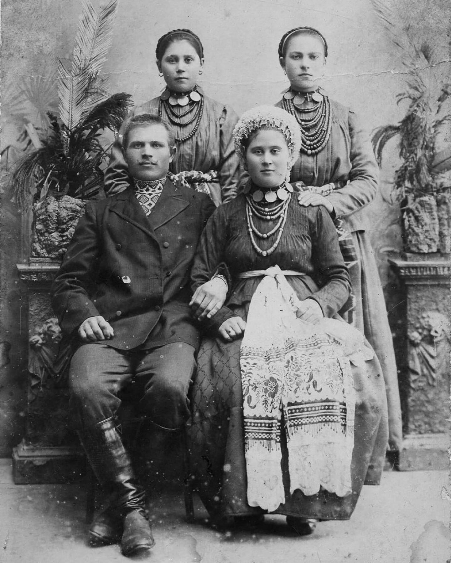 Как украинцы праздновали свадьбу 100 лет назад: этнограф рассказала о давно забытых традициях