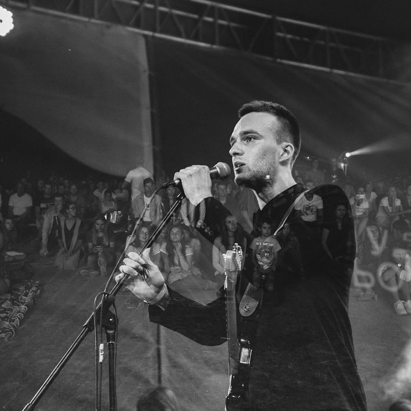 Умер украинский певец - участник "Голоса країни". Ему было всего 25