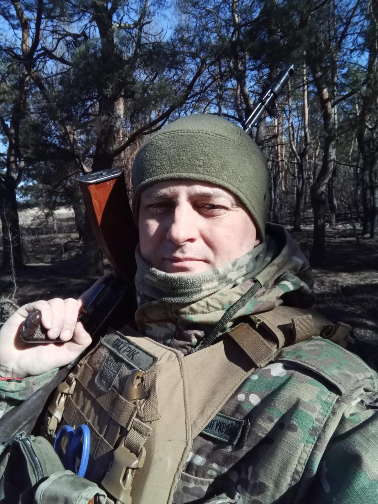 Загинув відомий харківський художник і скульптор Антон Дербілов. Без батька залишилося 3 доньки