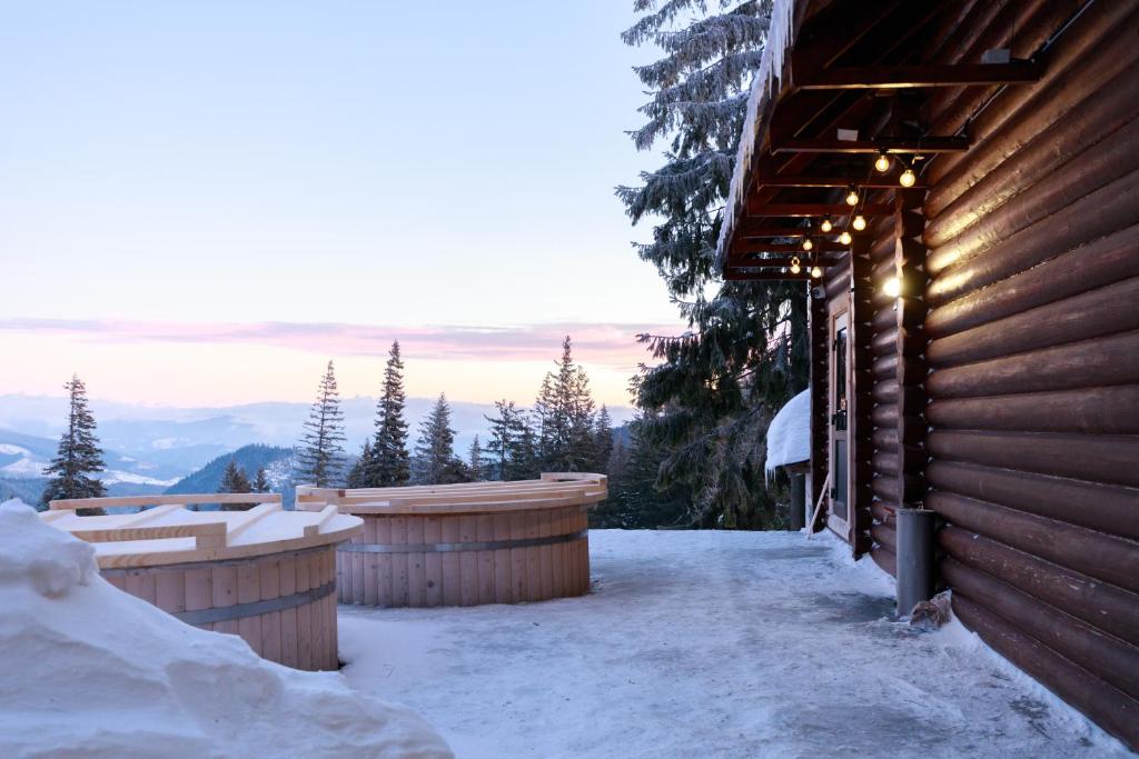 Лижі та гори. Зимові курорти України, які відкрили сезон цього року