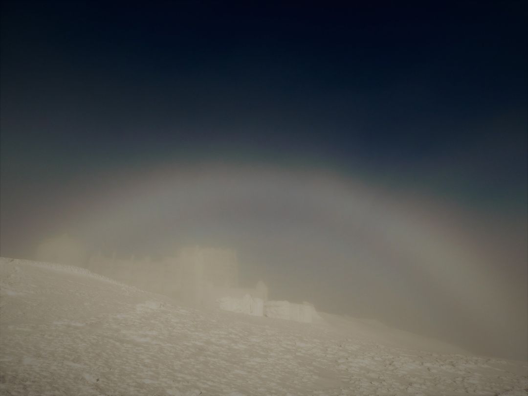 В Карпатах зафиксировали Броккенское привидение. Уникальные фото редкого явления