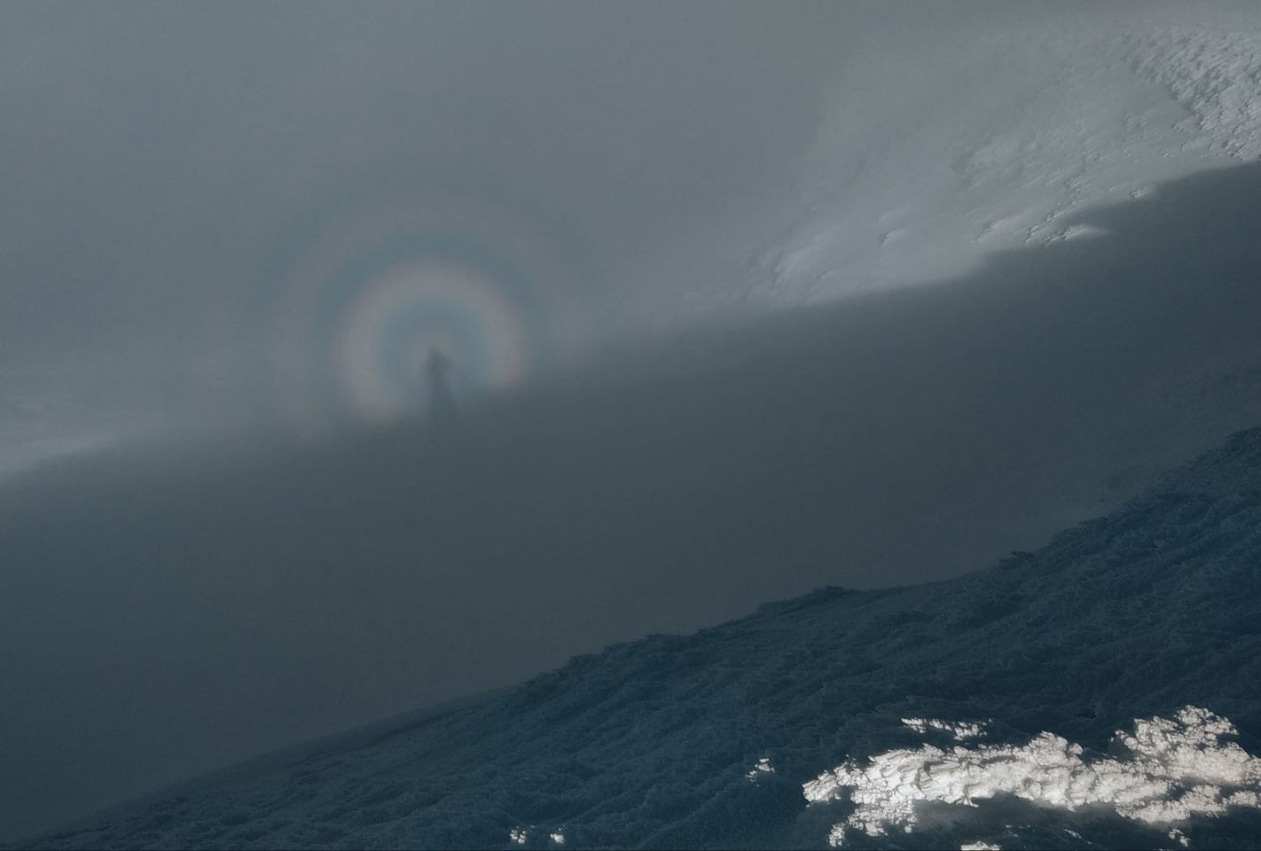 В Карпатах зафиксировали Броккенское привидение. Уникальные фото редкого явления