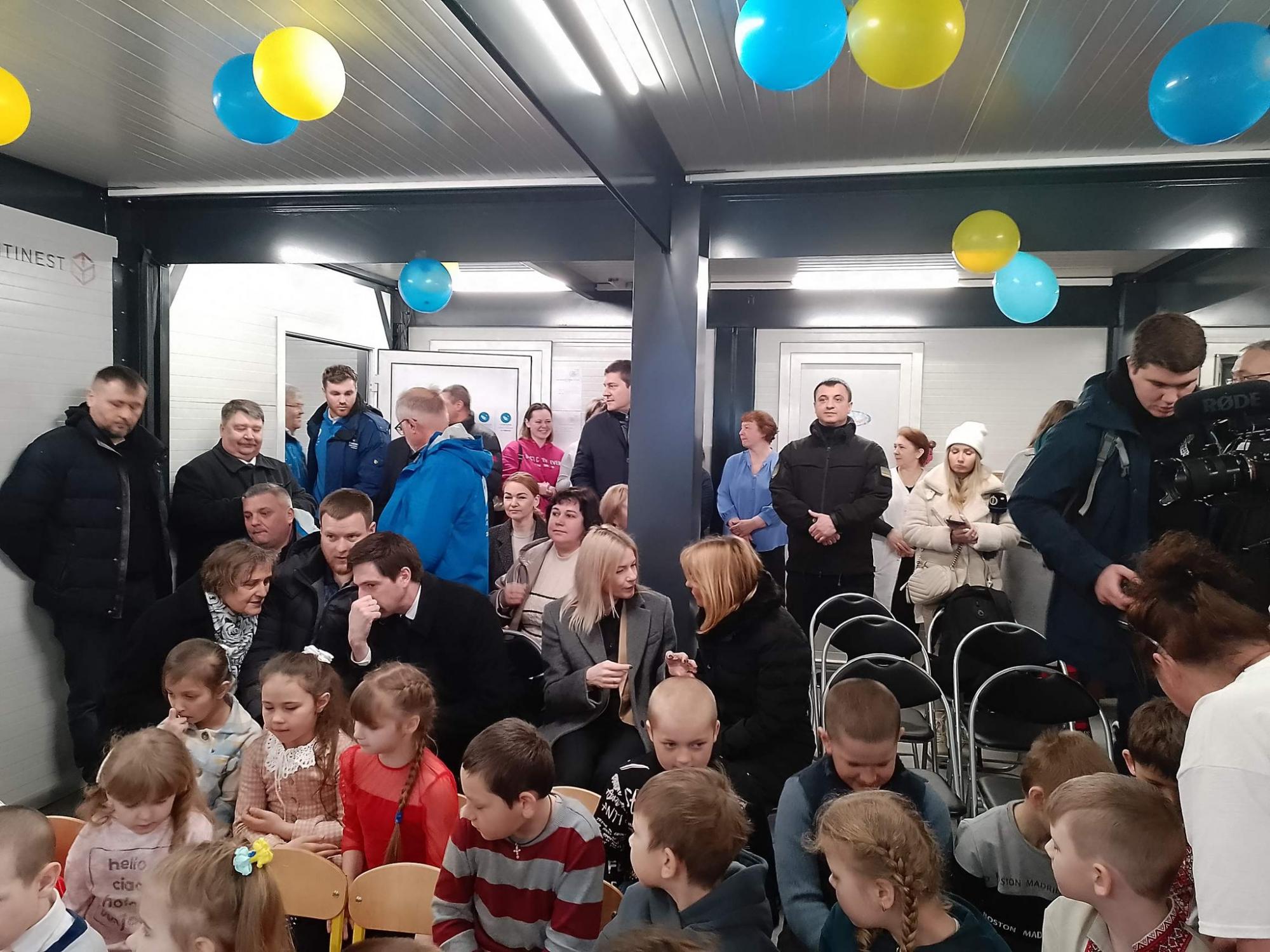 Під Києвом відкрили модульний дитячий садочок: ось як він виглядає