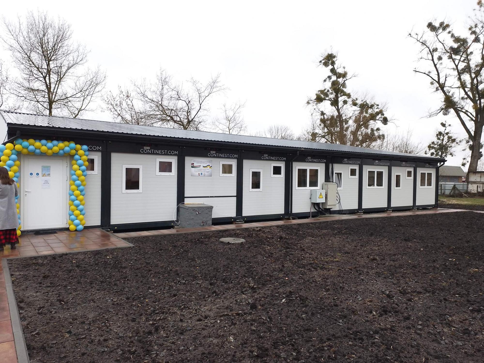 Під Києвом відкрили модульний дитячий садочок: ось як він виглядає