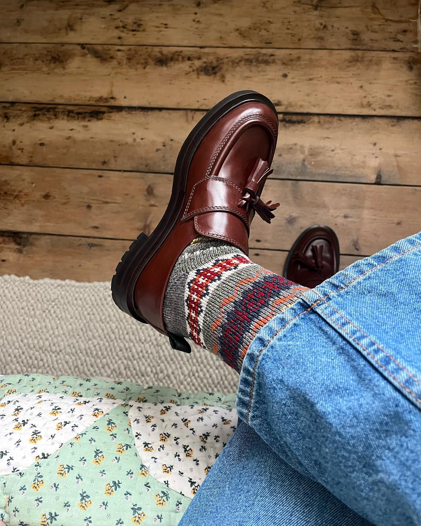 Лофери зі шкарпетками - тренд сезону: як стилізувати модне взуття восени