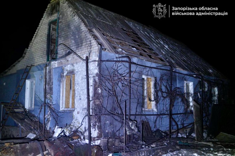 Zaporizhzhia targeted in night strike by Russia, buildings damaged
