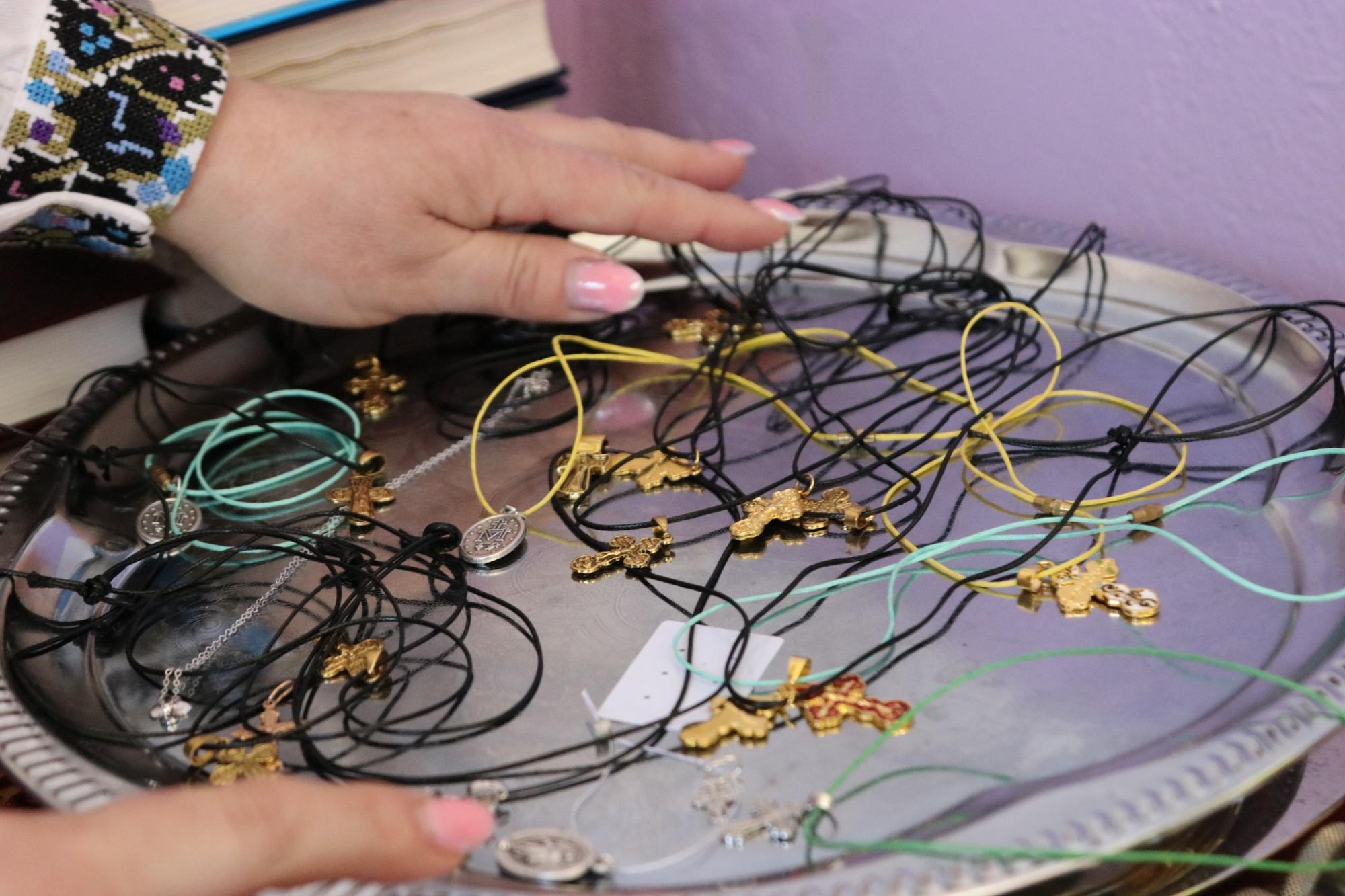 "Під захистом неба і земних ангелів": у Львові курсанти ЗСУ стали хресними для сиріт із Луганщини