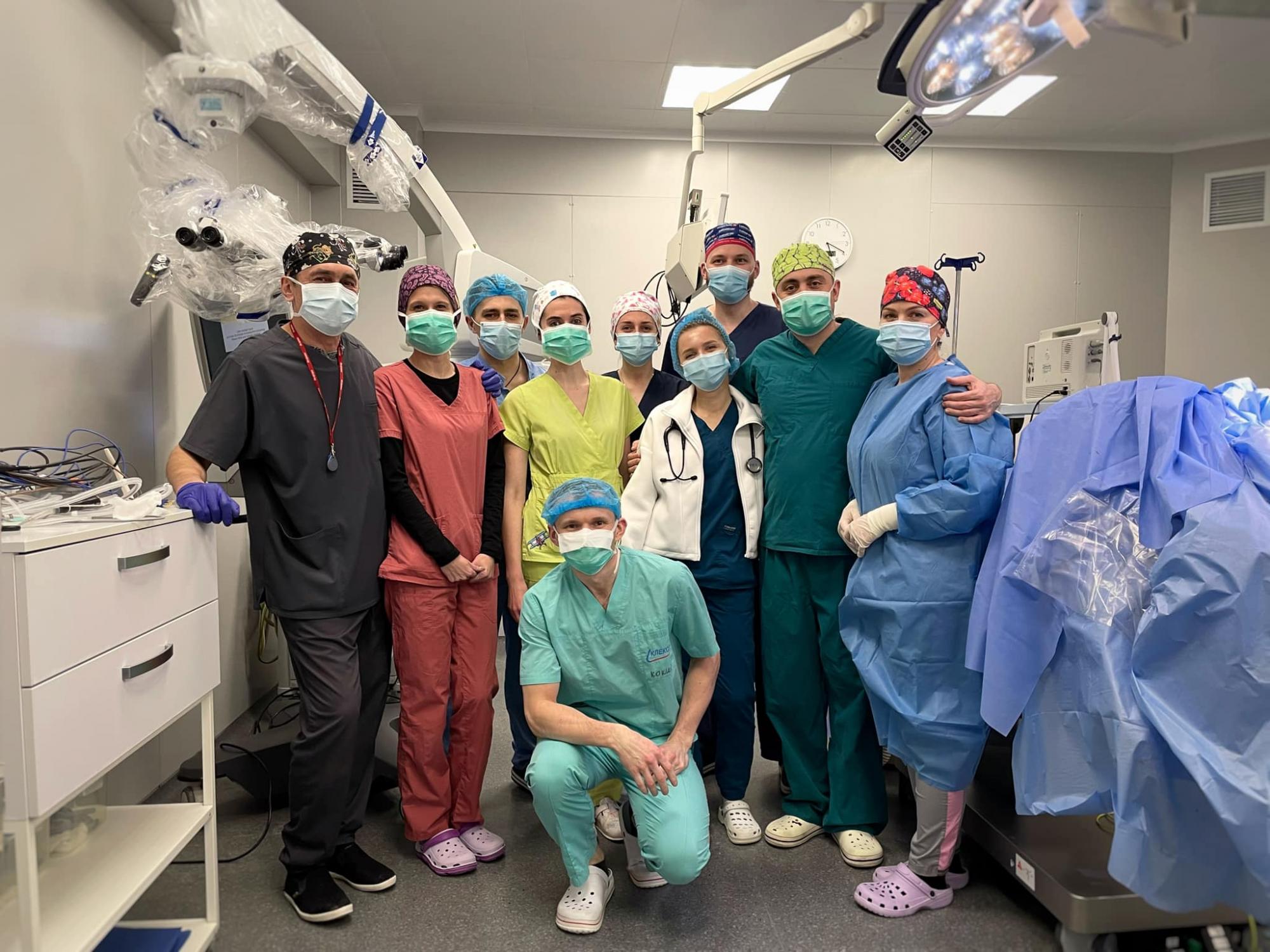 Дитина говорила під час втручання: в Україні вперше провели операцію на мозку з пробудженням