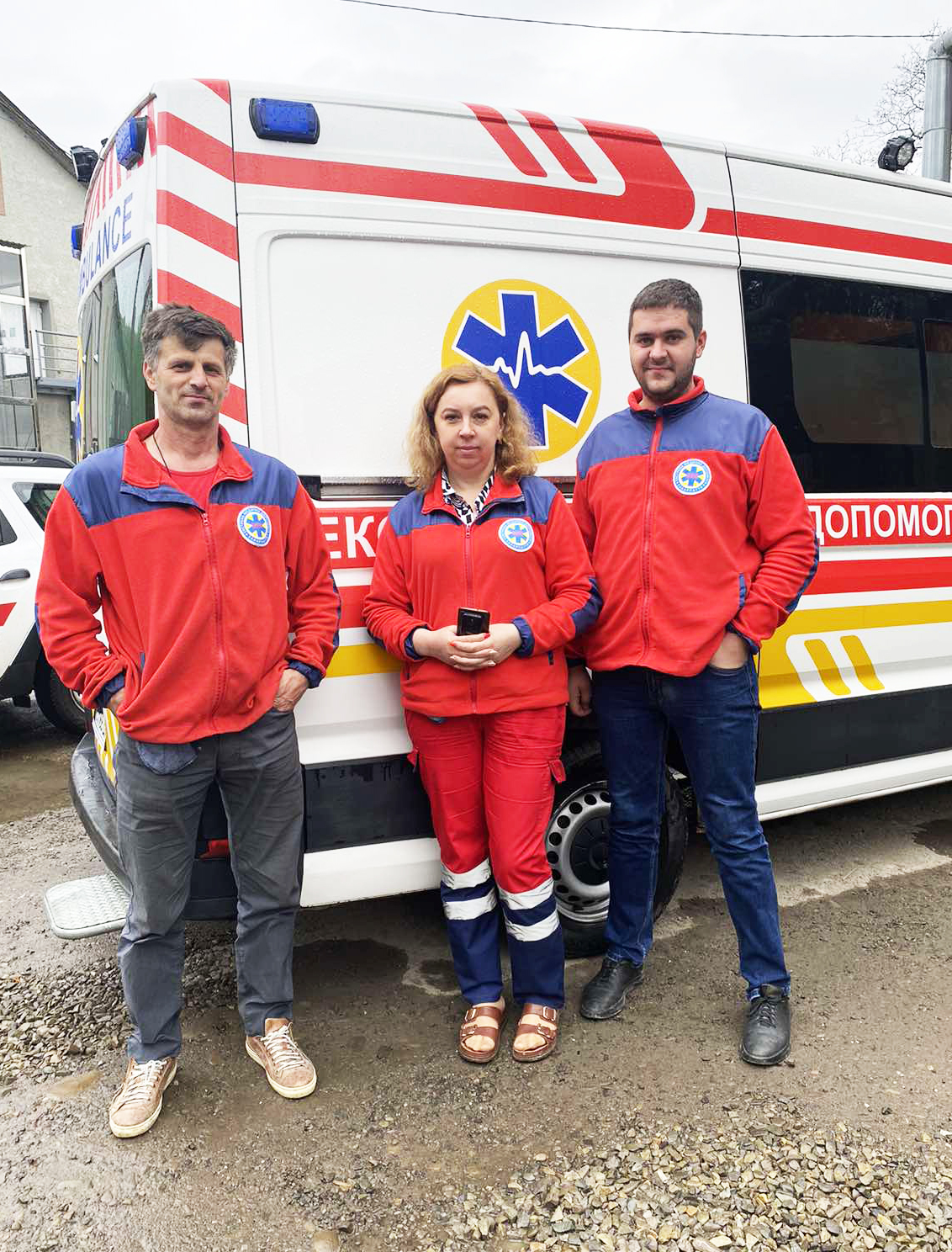 Екстремальні пологи в машині швидкої: на Закарпатті жінка народила п'яту дитину просто в дорозі