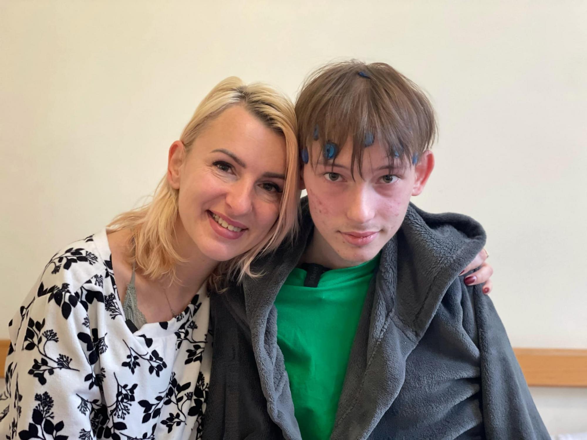 Дитина говорила під час втручання: в Україні вперше провели операцію на мозку з пробудженням