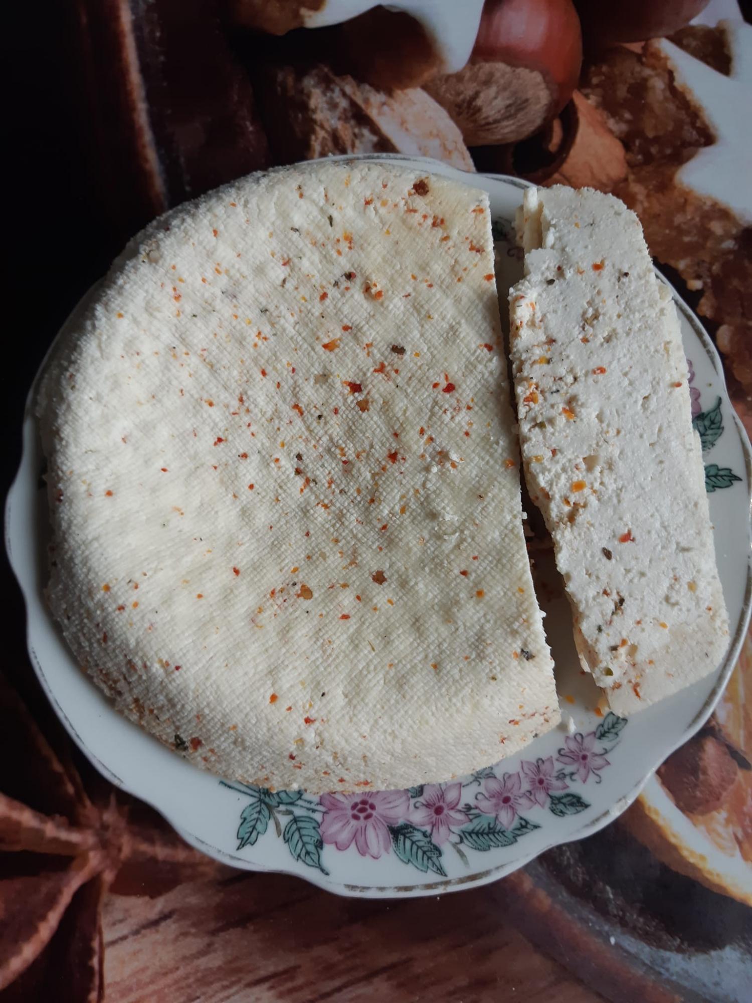 Досить купувати в магазині! Сир із трьох літрів молока та ложки солі