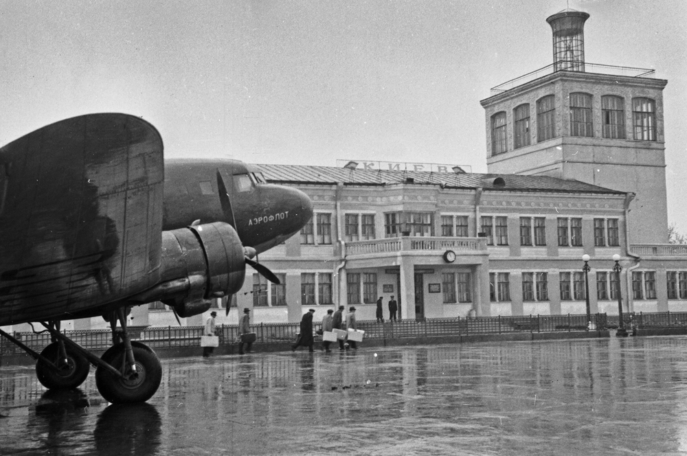 Сто років в авіації. Як Київ отримав власний міський аеропорт