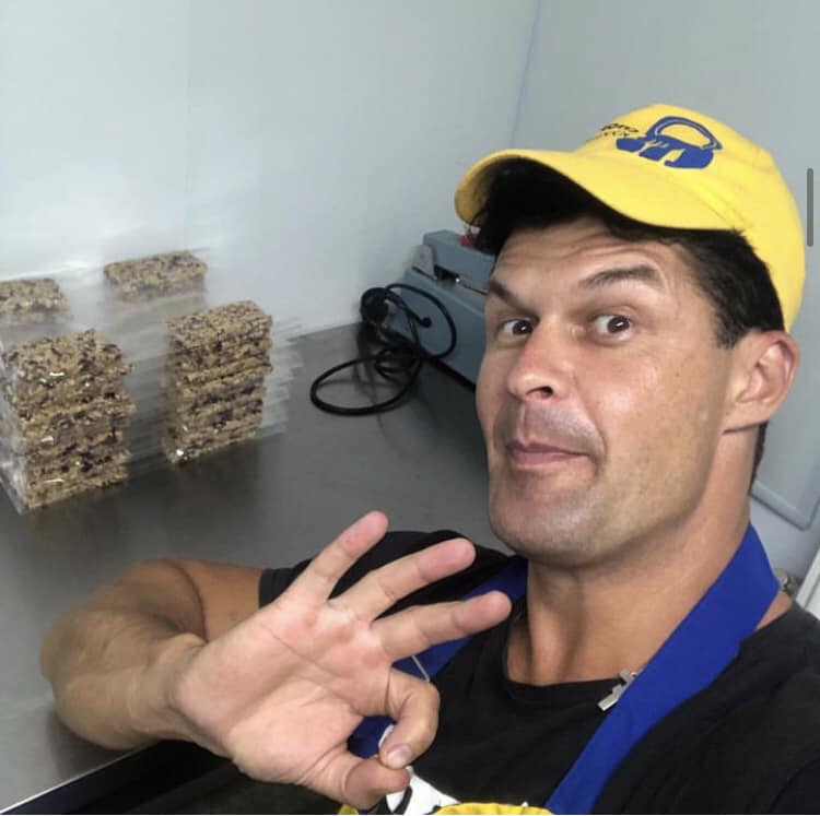 Зірка &quot;МастерШеф&quot; розкрив подробиці служби в ЗСУ і розповів, чим годує воїнів на передовій