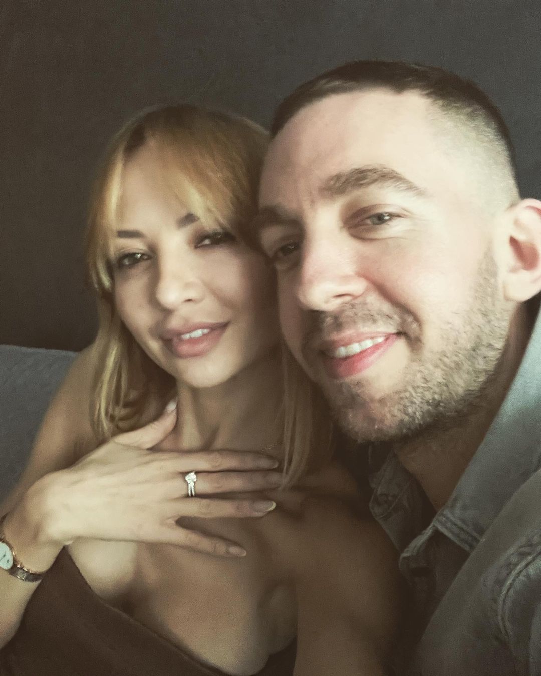 Звезда "Женского квартала" выходит замуж за иностранца: фото с кольцом