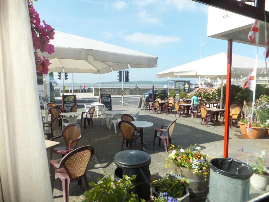 Отель в Британии прекратил принимать туристов ради украинцев. В каких условиях они будут жить