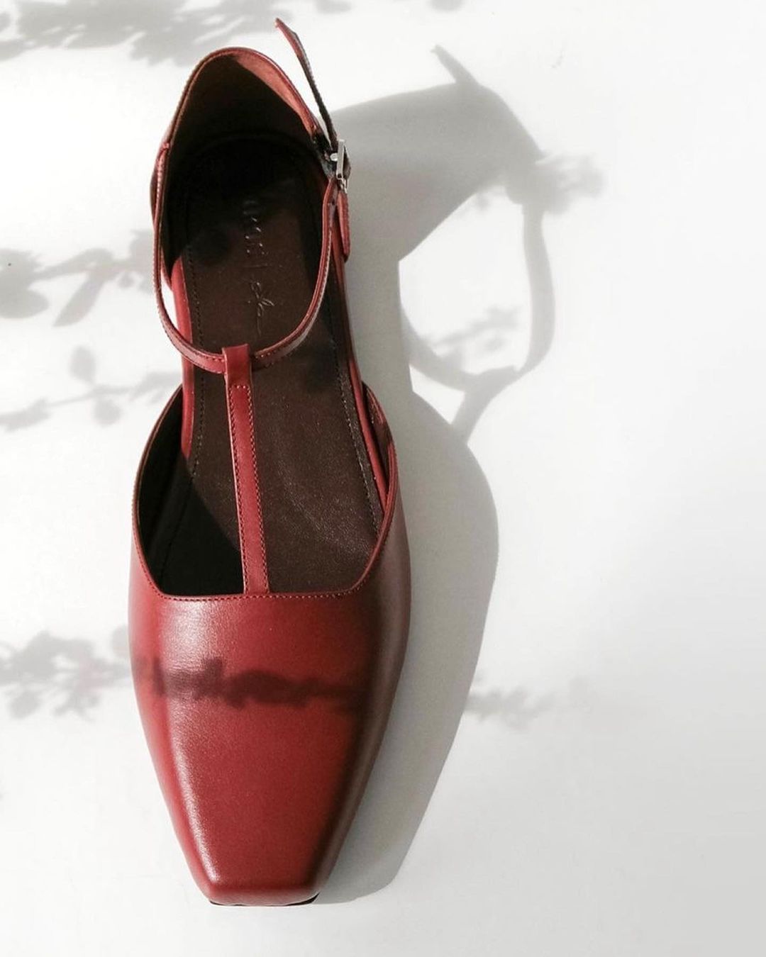 Ловите самую модную обувь лета 2023, без которой не выйти на улицу