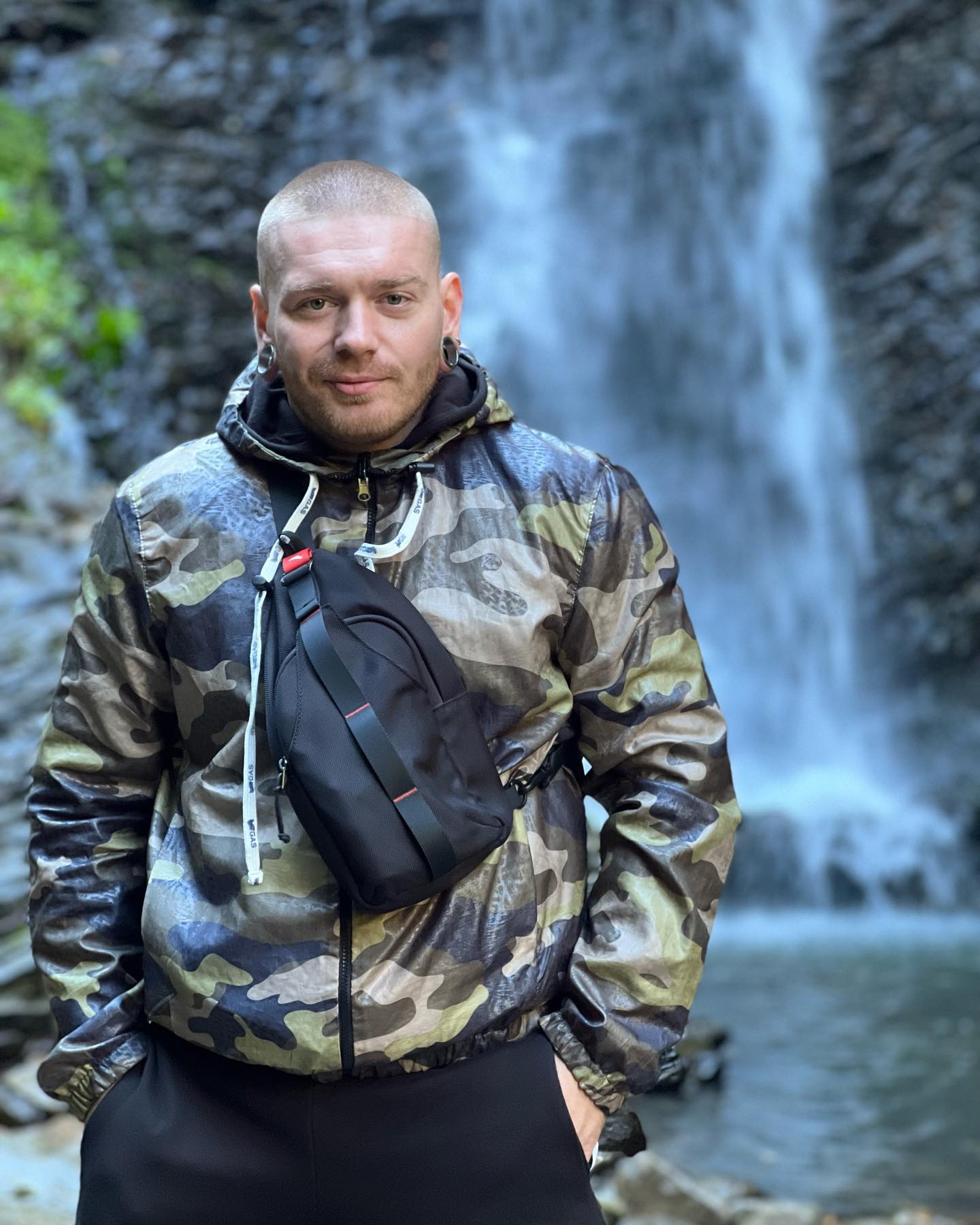 Де зараз співак Олександр Кривошапко, який був одружений зі скандальною Тетяною Денисовою