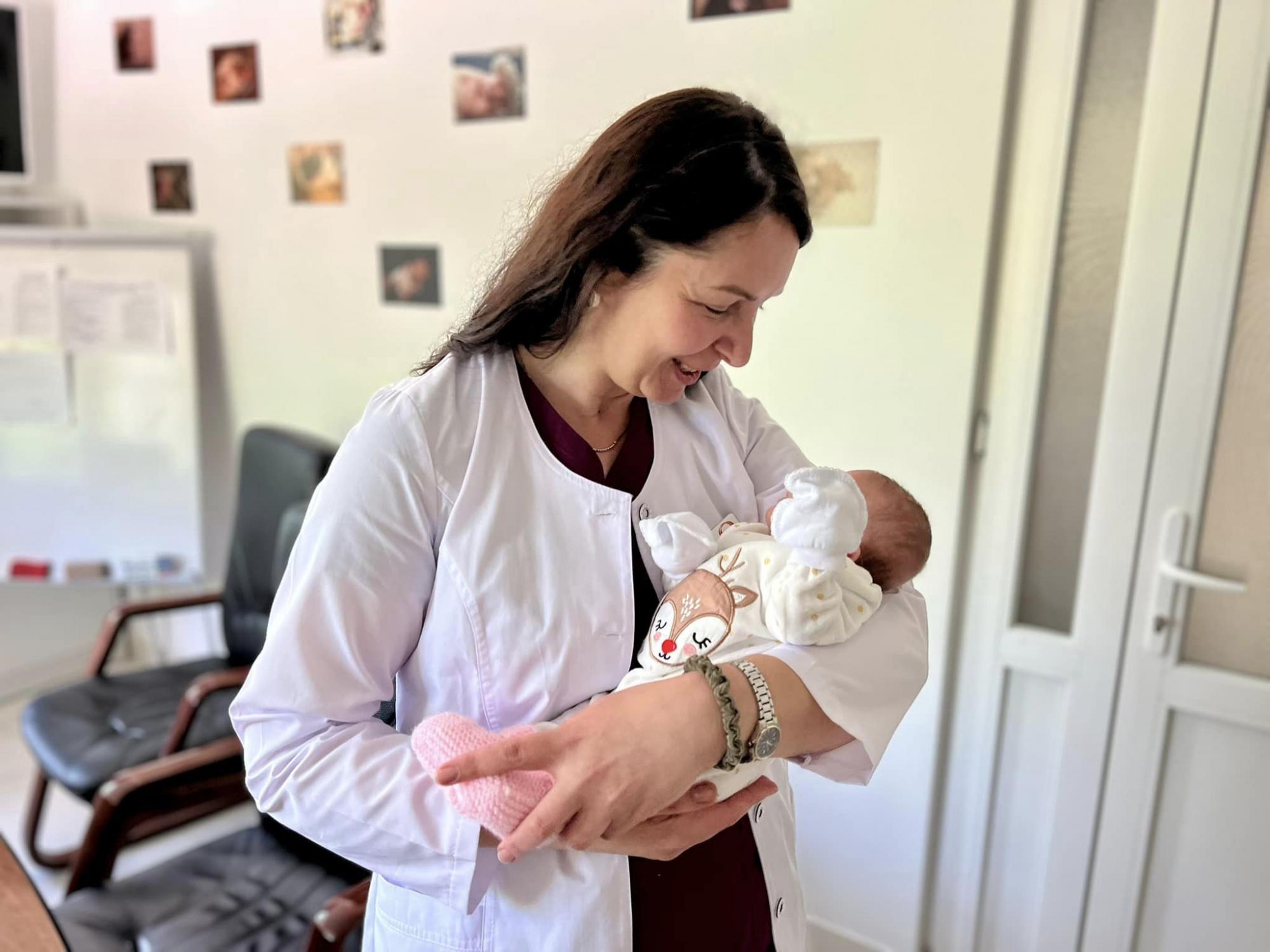 Родилась с весом 970 граммов: во Львове спасли девочку с тяжелой патологией