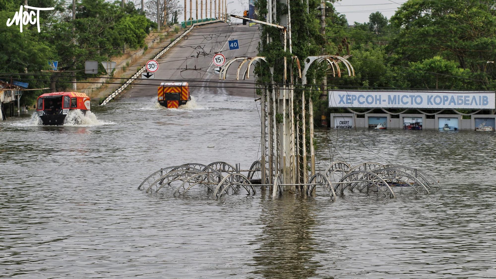 Окупанти кинули людей вмирати. Що відбувається у затоплених містах після підриву Каховської ГЕС (фото)