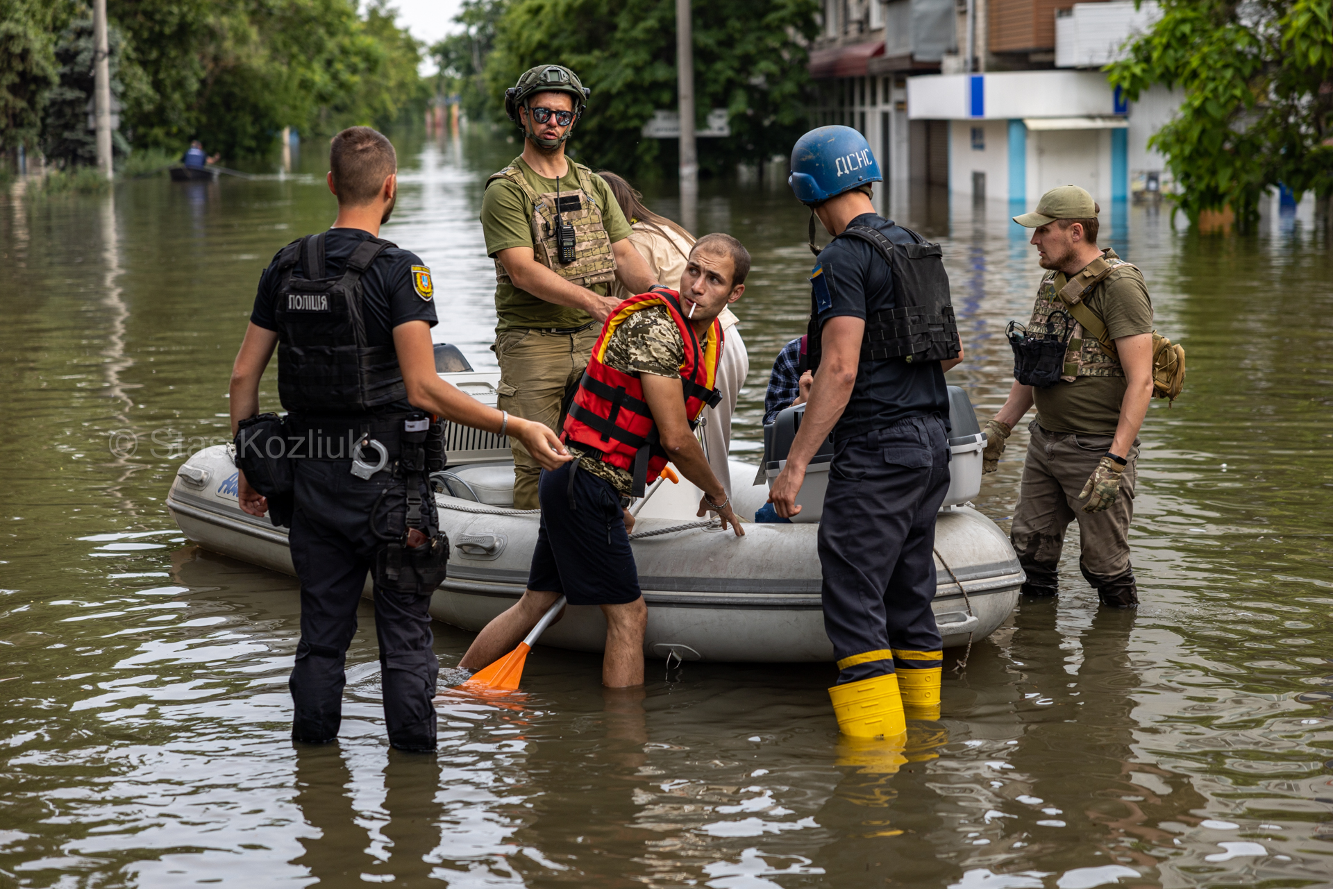 Оккупанты бросили людей умирать. Что происходит в затопленных городах после подрыва Каховской ГЭС (фото)