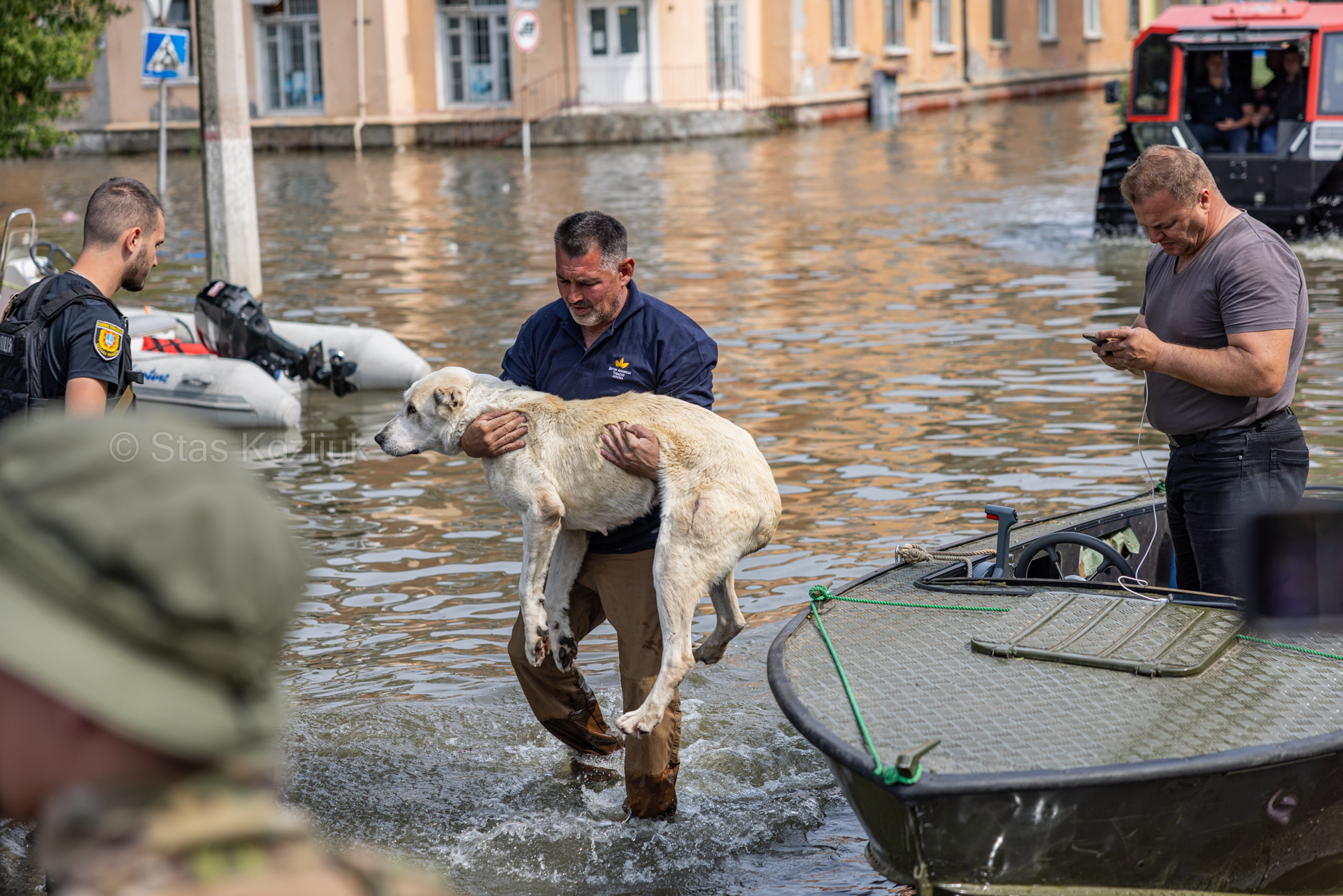 Оккупанты бросили людей умирать. Что происходит в затопленных городах после подрыва Каховской ГЭС (фото)