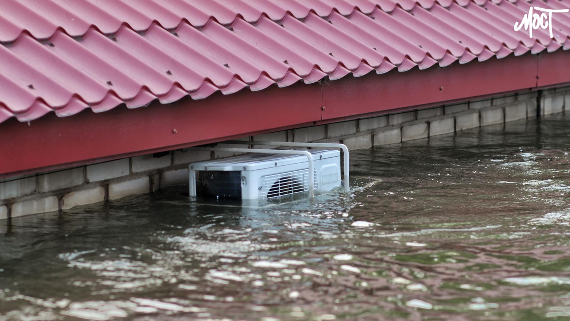 Оккупанты бросили людей умирать. Что происходит в затопленных городах после подрыва Каховской ГЭС (фото)
