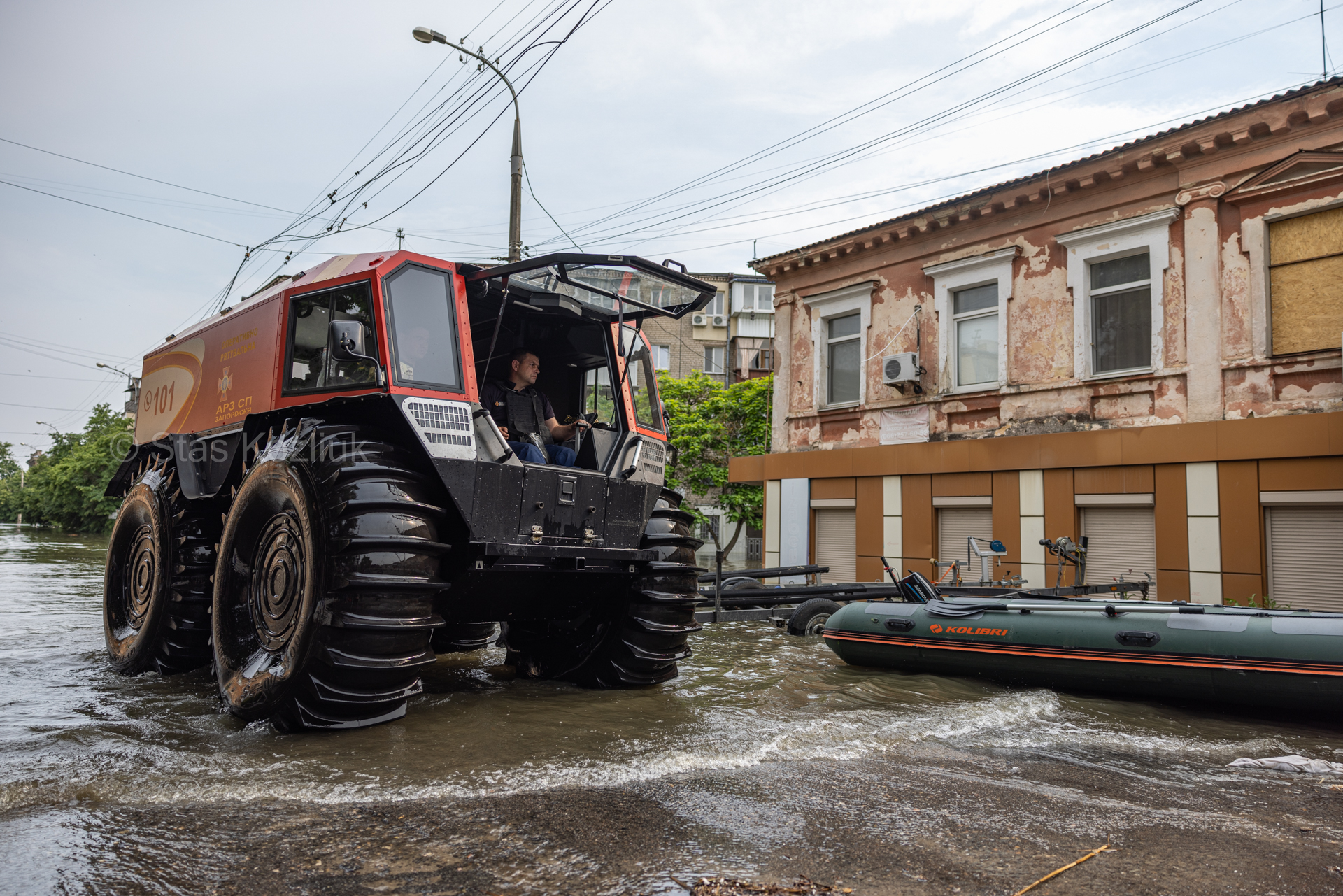 Оккупанты бросили людей умирать. Что происходит в затопленных городах после подрыва Каховской ГЭС (фото)