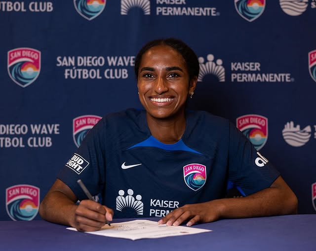 Как выглядит и что публикует в соцсетях Наоми Гирма, которая стала самой дорогой футболисткой в истории