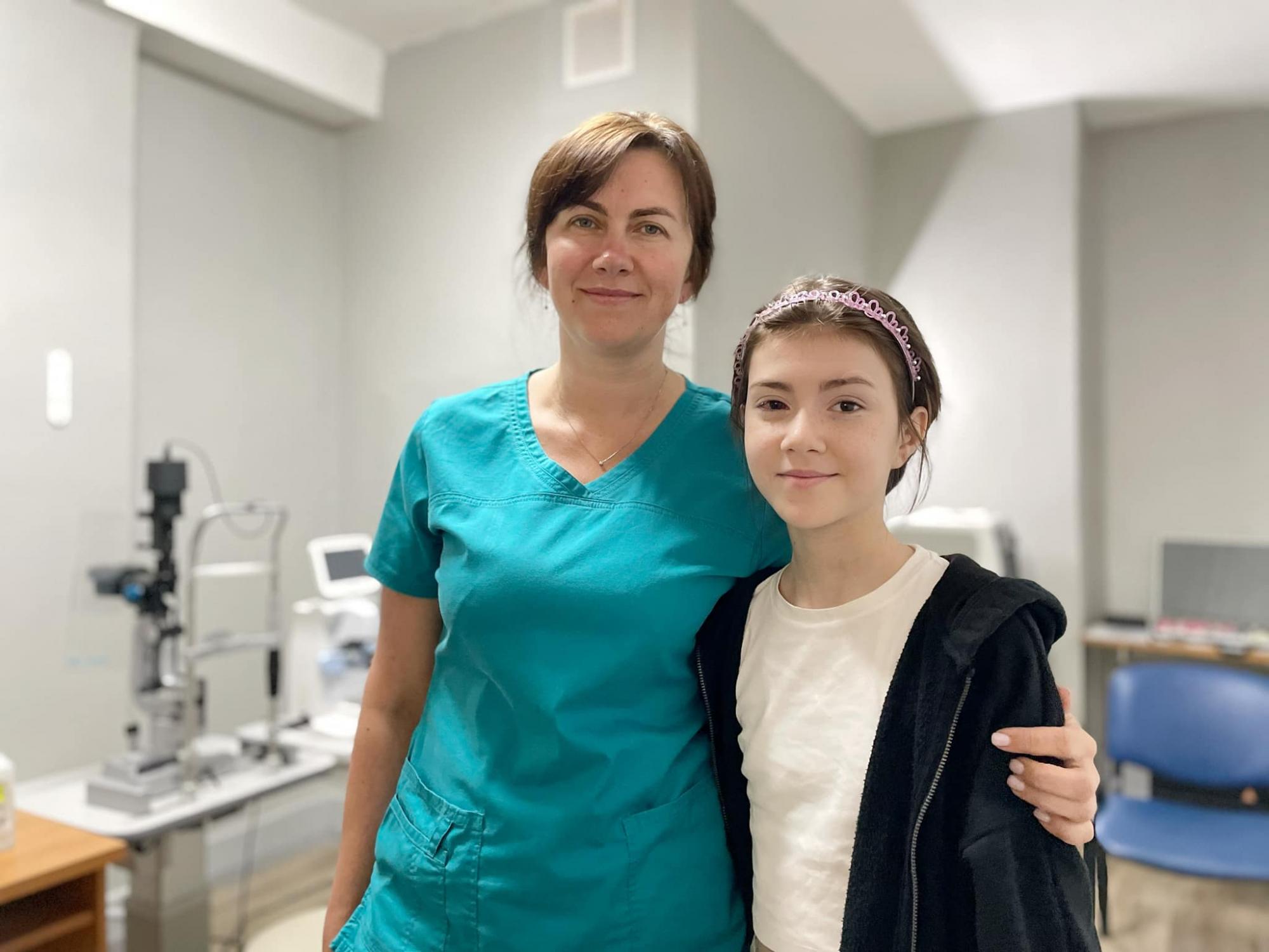 Волосся росло в оці: у Львові лікарі видалили дитині рідкісну кісту