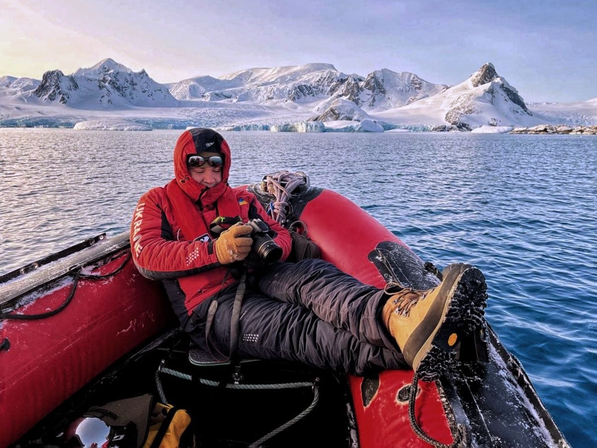 Таких фото Антарктиди ви точно не бачили! І таку листівку можна отримати поштою