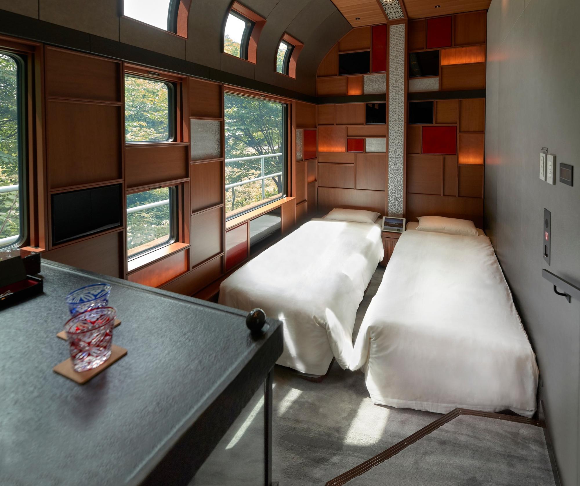 Найдорожчий поїзд у світі: як він виглядає і скільки коштує квиток