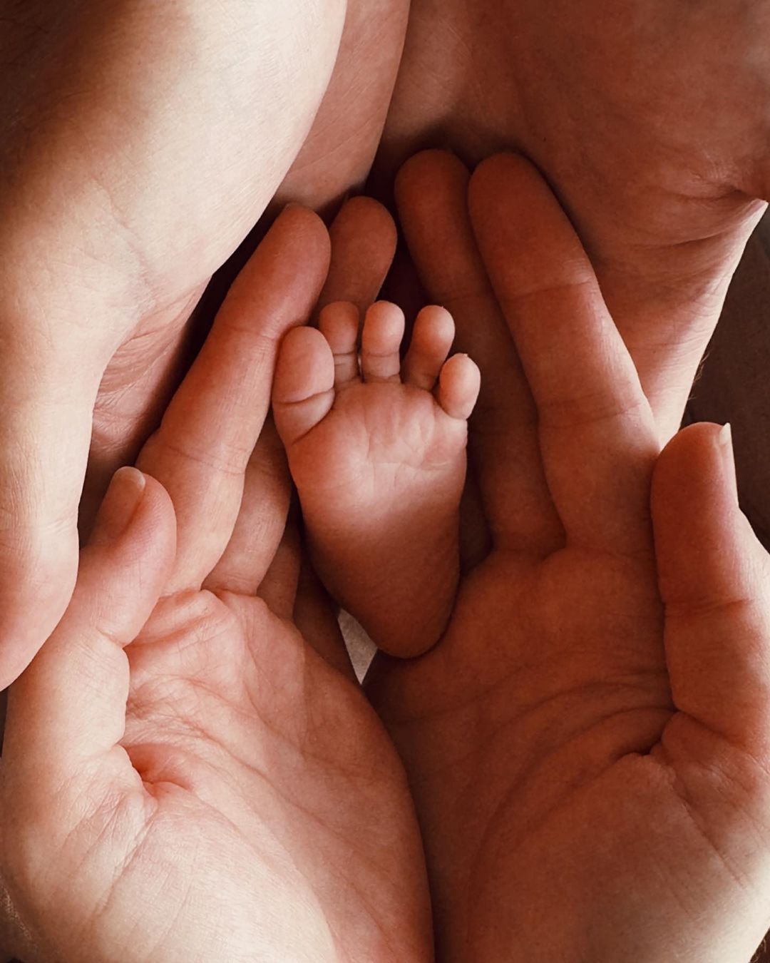 Украинская модель Алла Костромичева во второй раз стала мамой: первое трогательное фото