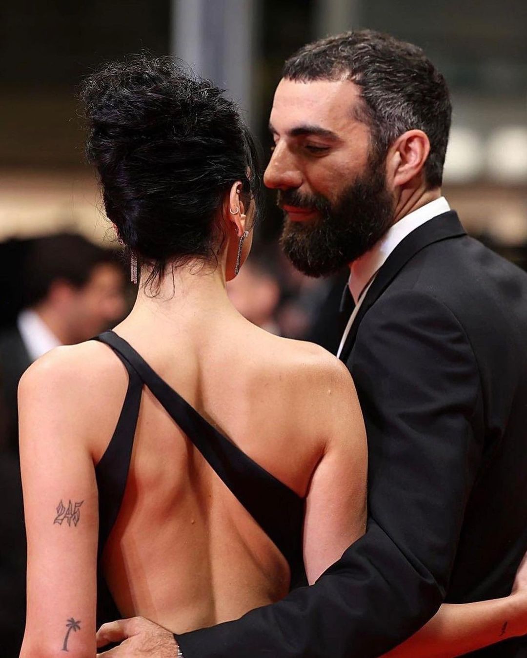 Снова свободна. Популярная британская певица рассталась с бойфрендом