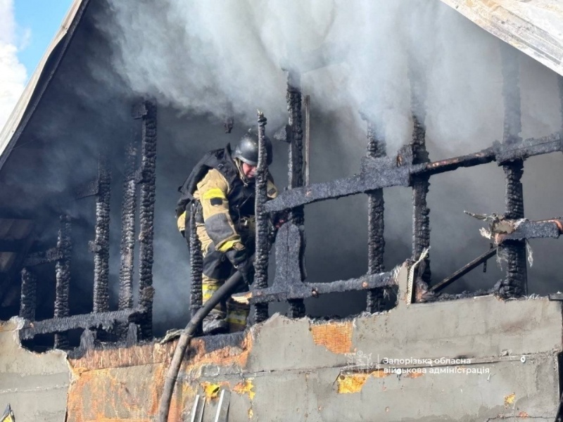 Russian strike hits downtown Zaporizhzhia, casualties continue to climb