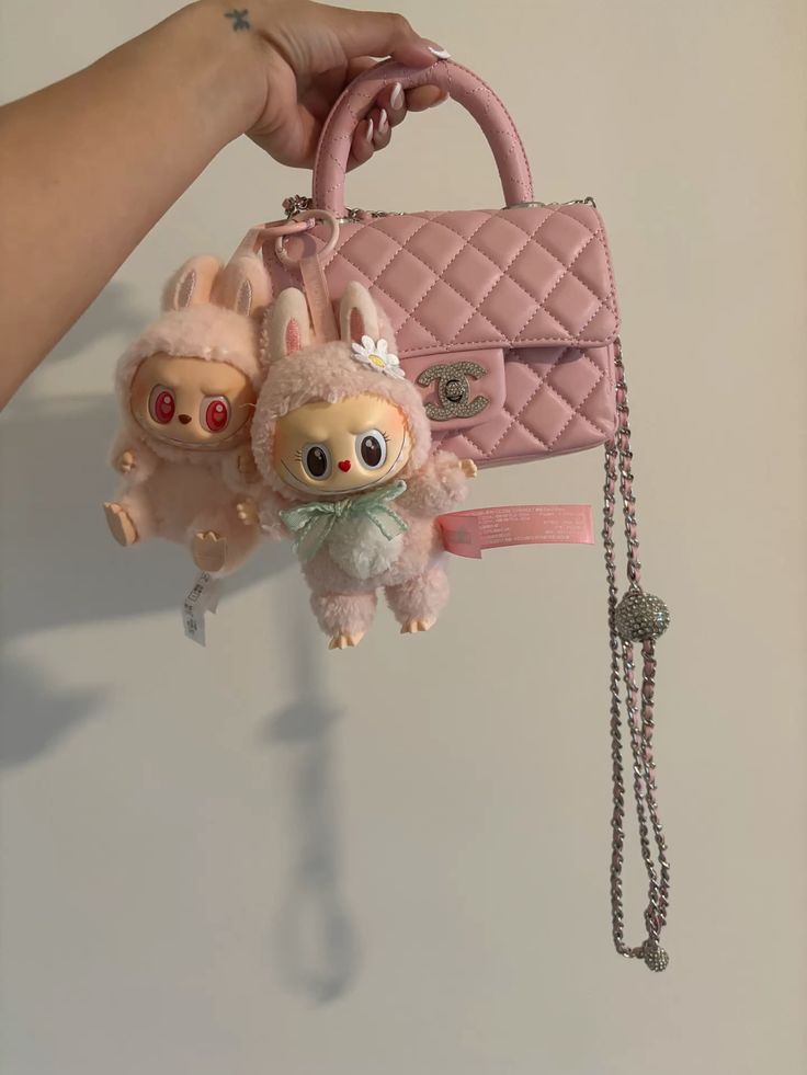 Найтрендовіший аксесуар на сумку у 2025 році: ви здивуєтеся, коли побачите його!