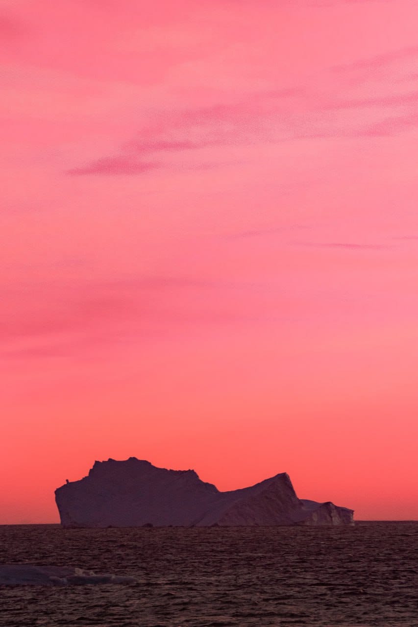 Українські полярники показали неймовірне явище в Антарктиді. Ви такого ніколи не бачили! (фото)