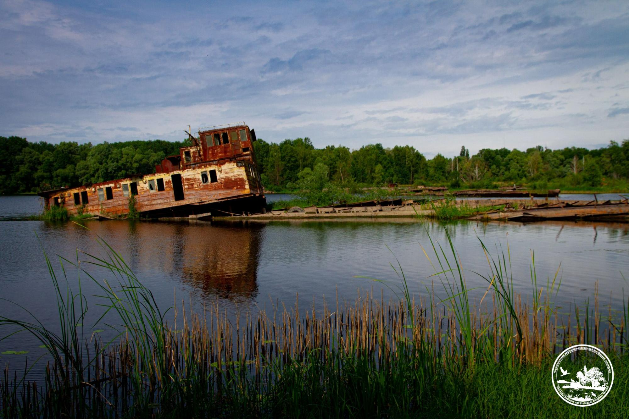 В Чернобыле показали, как сейчас выглядят одни из самых известных кораблей и барж в мире