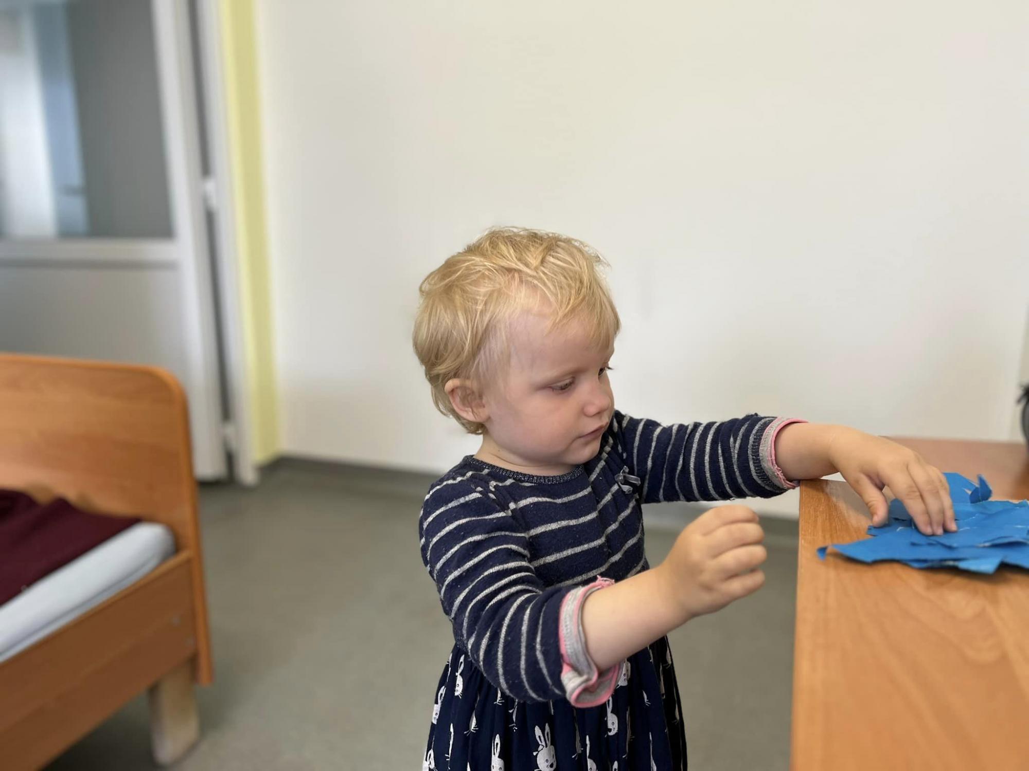 Маленькая Марианна из Мариуполя перестала ходить из-за обстрелов. Но врачи сделали невозможное!