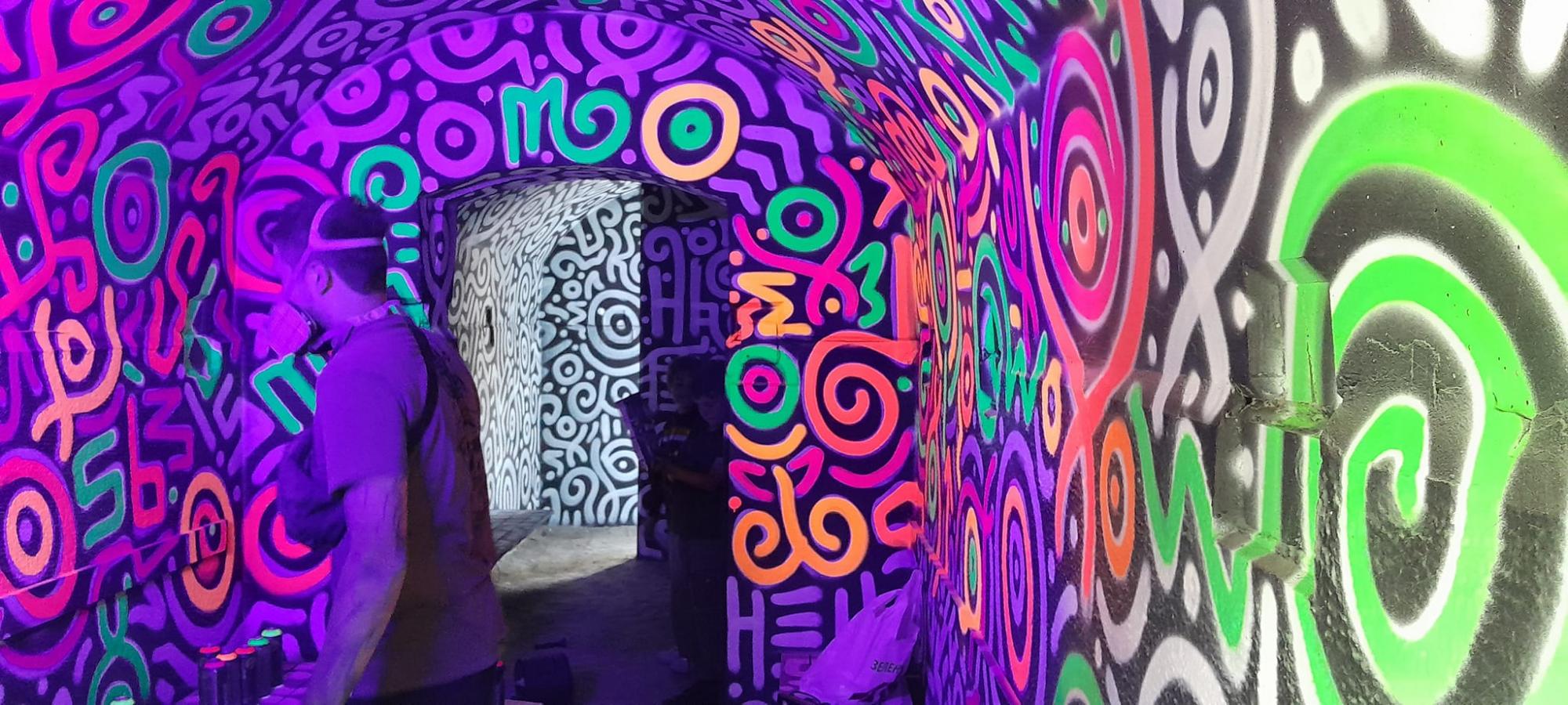 У Херсоні з'явилися унікальні арт-укриття у стилі &quot;кавунового камуфляжу&quot; (фото)