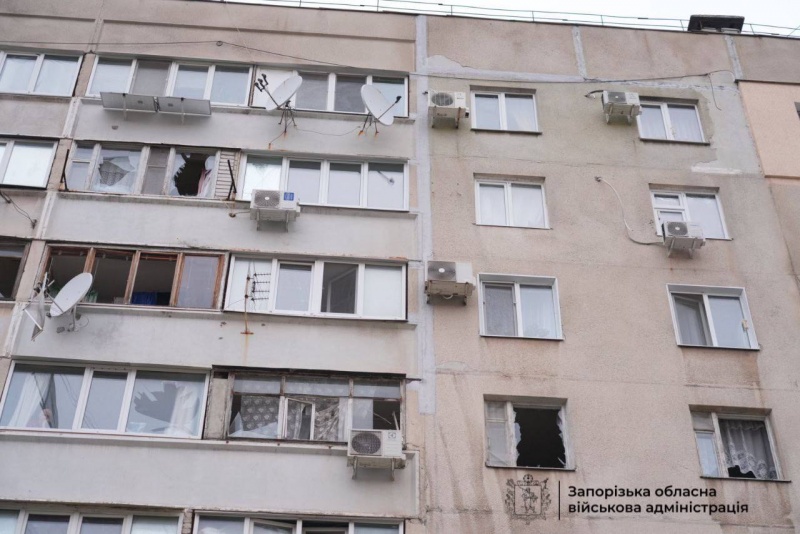Russia hits supermarket in Zaporizhzhia, leaves injuried and damages